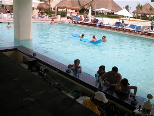 swim up bar