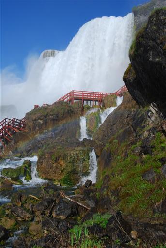 to the bridal veil